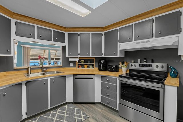 5619 BAYSHORE ROAD 466, Palmetto, FL 34221