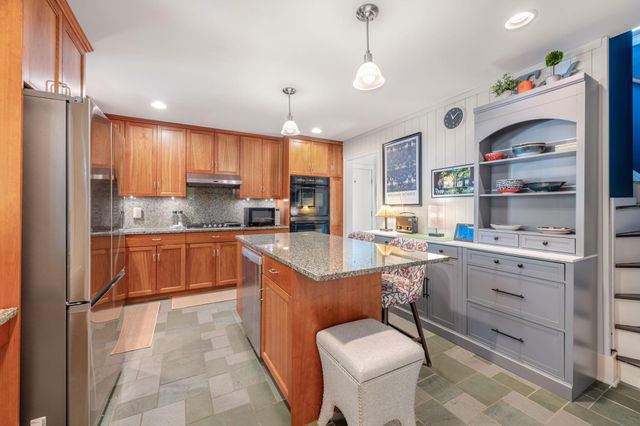 82 Leech Street, Saint Paul, MN 55102