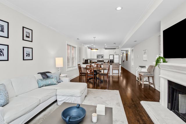 3928 N GREENVIEW Avenue 2, Chicago, IL 60613