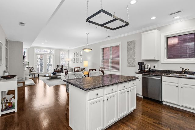 3928 N GREENVIEW Avenue 2, Chicago, IL 60613