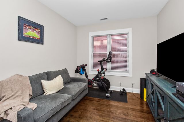 3928 N GREENVIEW Avenue 2, Chicago, IL 60613