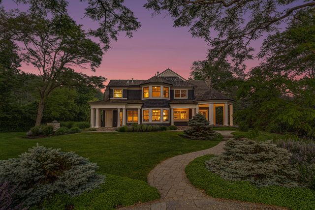 228 74th Street, South Haven, MI 49090