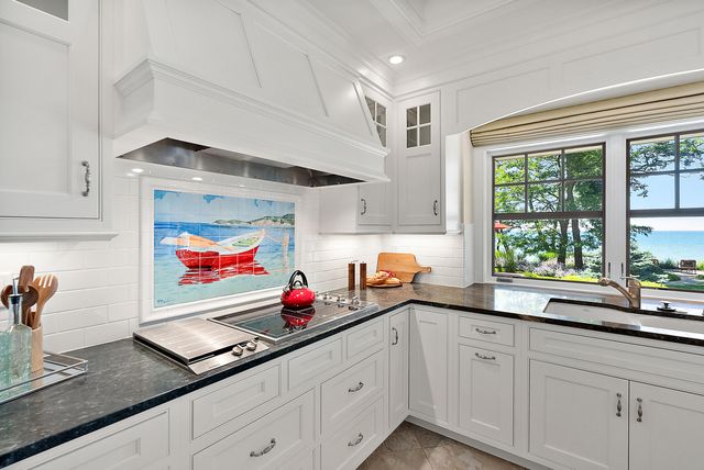 228 74th Street, South Haven, MI 49090