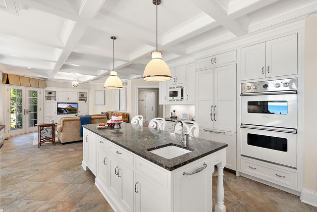 228 74th Street, South Haven, MI 49090