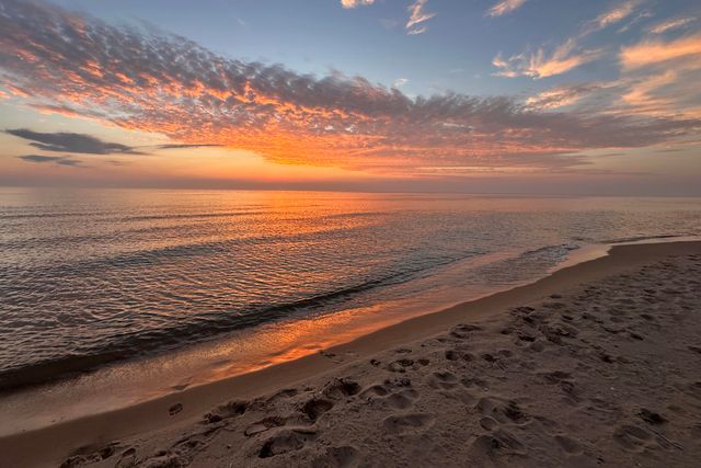 228 74th Street, South Haven, MI 49090