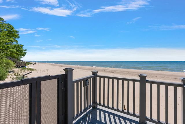 228 74th Street, South Haven, MI 49090