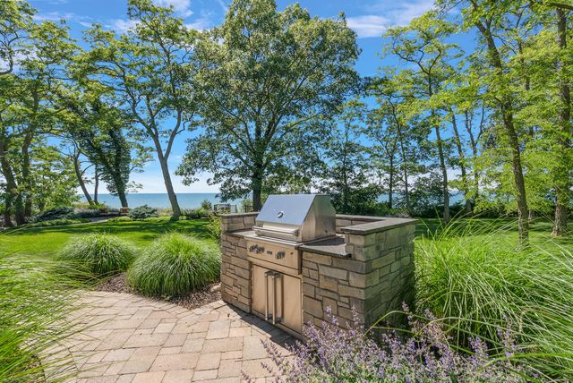 228 74th Street, South Haven, MI 49090