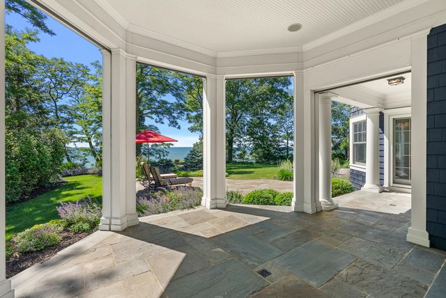 228 74th Street, South Haven, MI 49090
