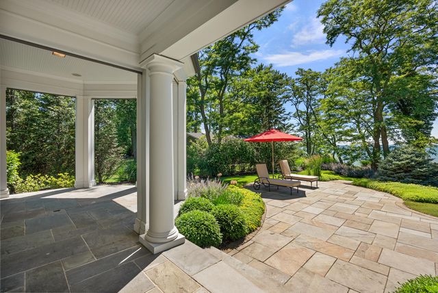 228 74th Street, South Haven, MI 49090