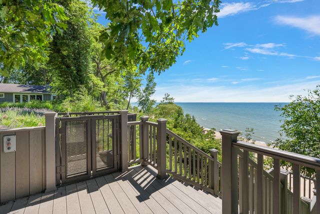 228 74th Street, South Haven, MI 49090