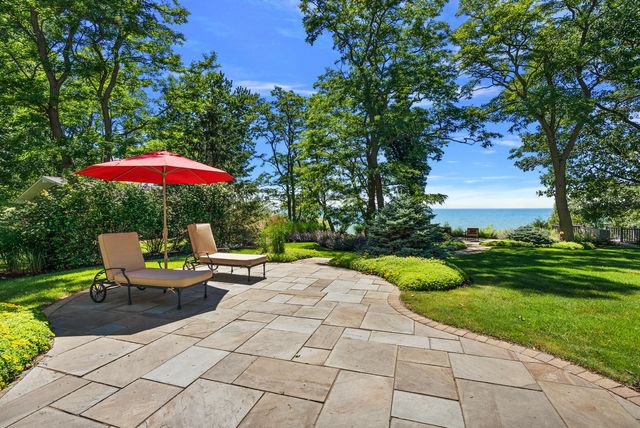 228 74th Street, South Haven, MI 49090