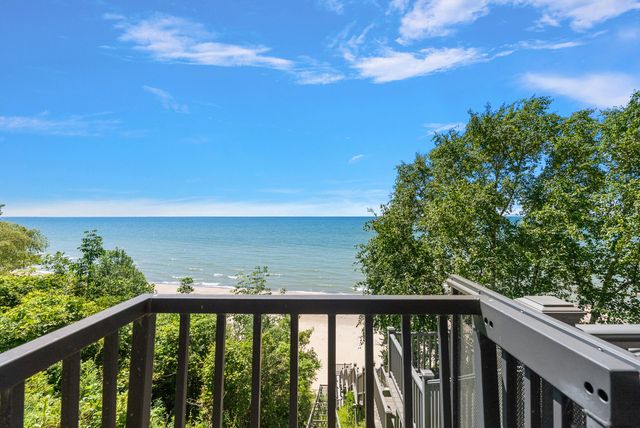 228 74th Street, South Haven, MI 49090