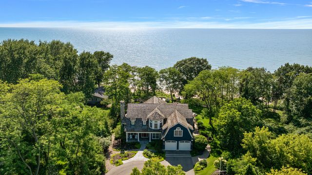 228 74th Street, South Haven, MI 49090