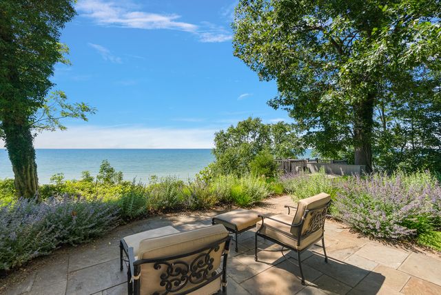 228 74th Street, South Haven, MI 49090