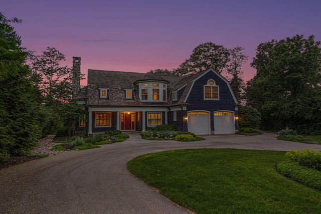 228 74th Street, South Haven, MI 49090