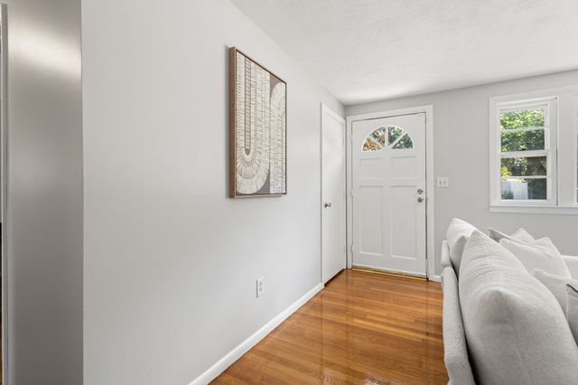 15 Bradford St, Stoughton, MA 02072