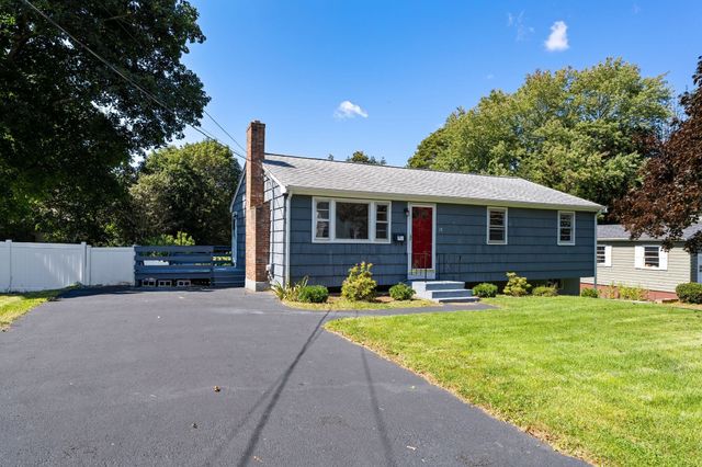 15 Bradford St, Stoughton, MA 02072