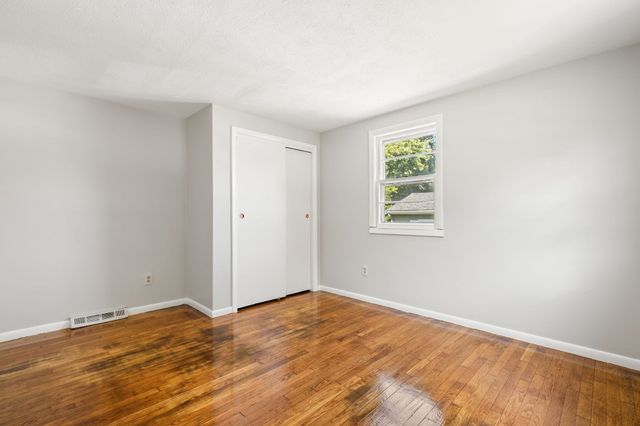 15 Bradford St, Stoughton, MA 02072