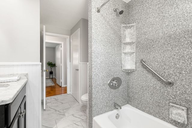 15 Bradford St, Stoughton, MA 02072