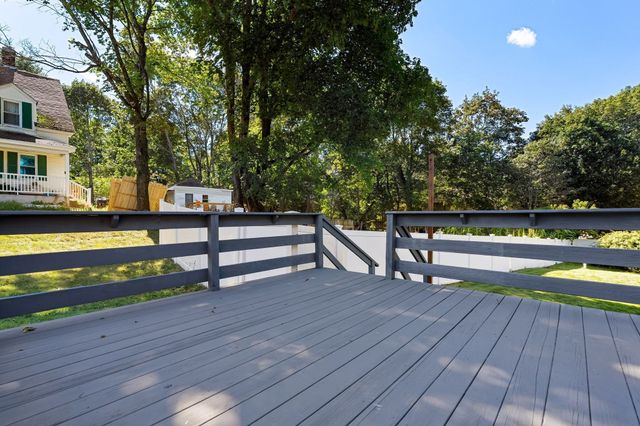 15 Bradford St, Stoughton, MA 02072