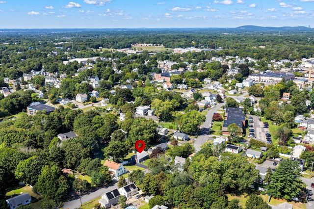 15 Bradford St, Stoughton, MA 02072