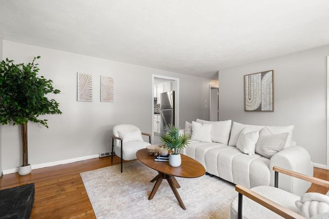 15 Bradford St, Stoughton, MA 02072