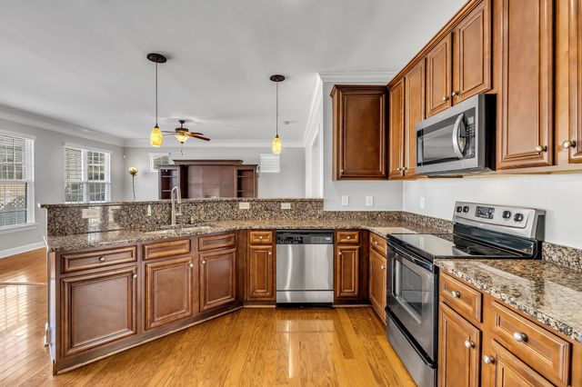 4340 Barnes Cove Dr, Nashville, TN 37211