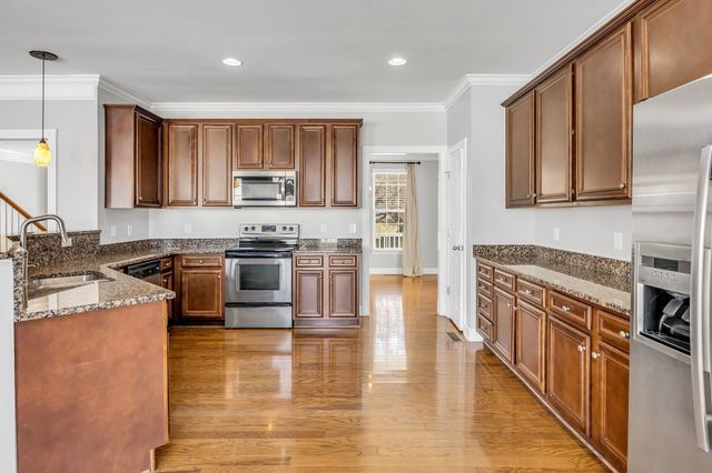 4340 Barnes Cove Dr, Nashville, TN 37211