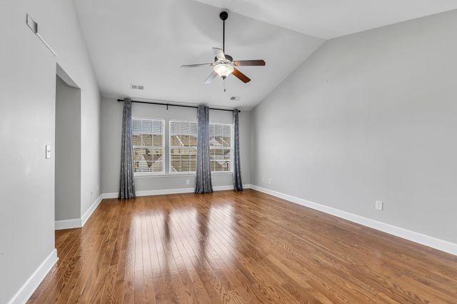 4340 Barnes Cove Dr, Nashville, TN 37211