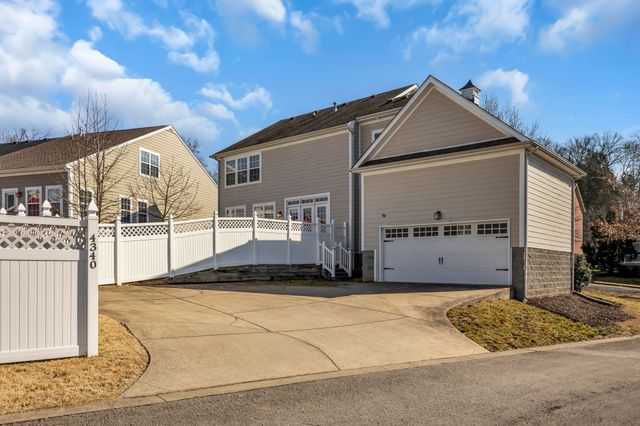 4340 Barnes Cove Dr, Nashville, TN 37211
