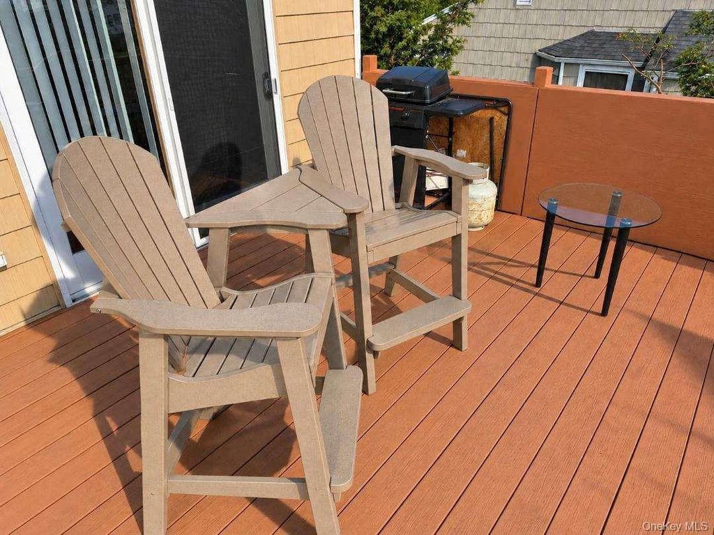 20 James Road, Amityville, NY 11701 — photo 3