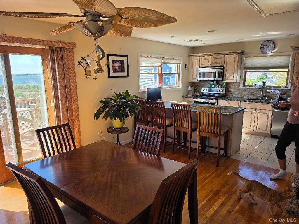 20 James Road, Amityville, NY 11701 — photo 4