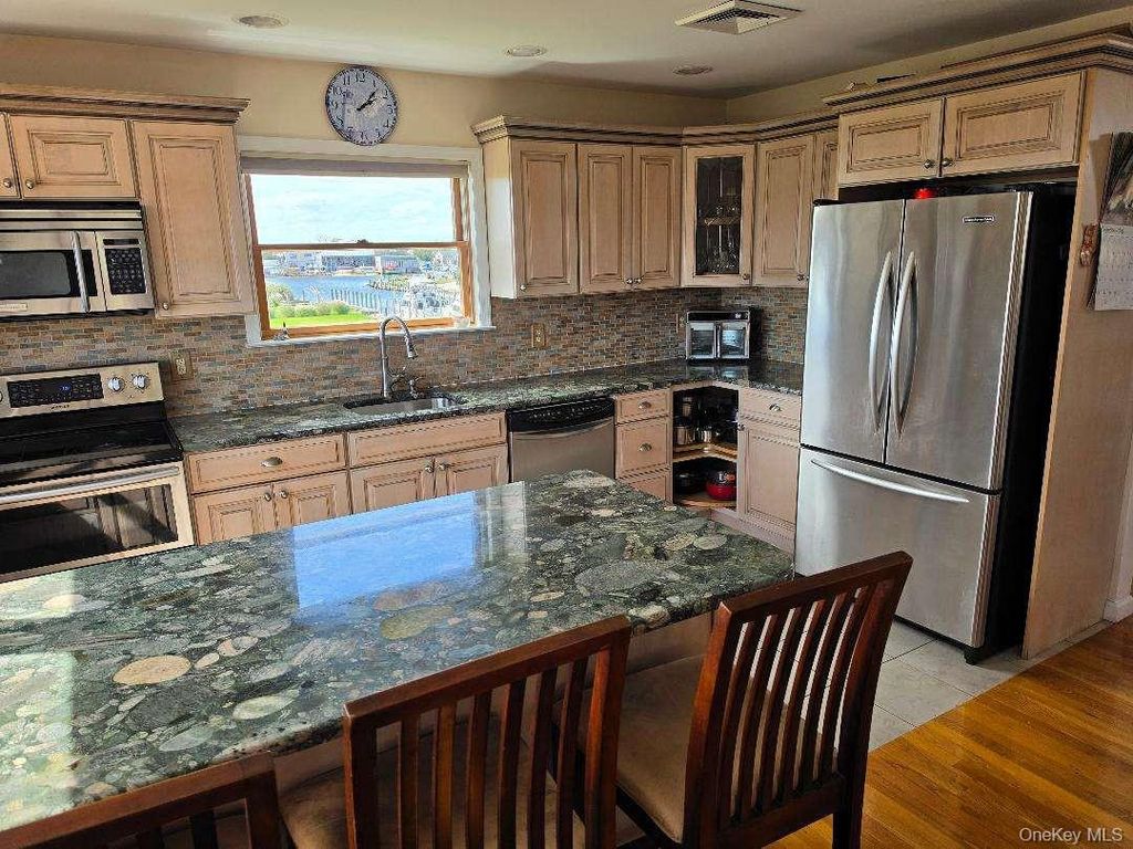 20 James Road, Amityville, NY 11701 — photo 5