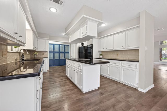 2706 Woodland Grove Drive Drive, Houston, TX 77339