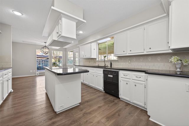 2706 Woodland Grove Drive Drive, Houston, TX 77339