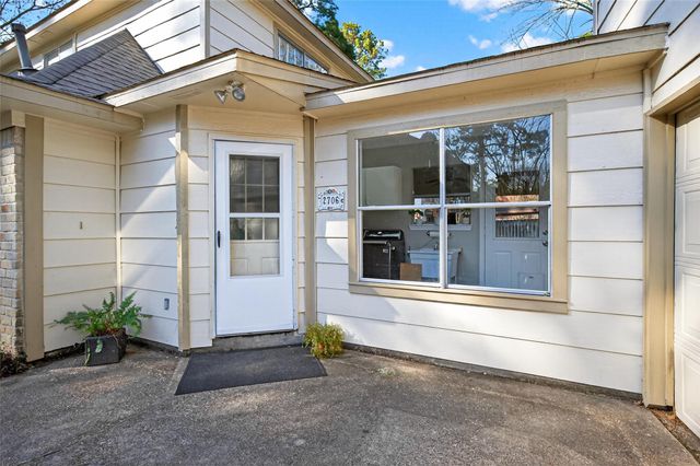 2706 Woodland Grove Drive Drive, Houston, TX 77339