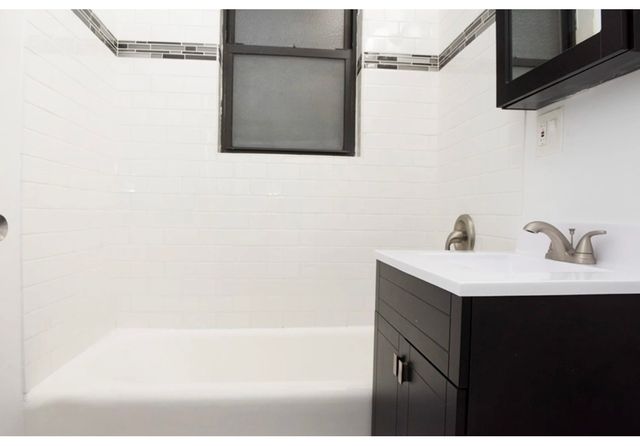 3345 N Marshfield Avenue 309, Chicago, IL 60657
