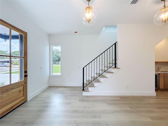 1205 FALCON DRIVE, Orlando, FL 32803