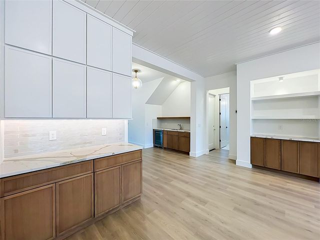 1205 FALCON DRIVE, Orlando, FL 32803