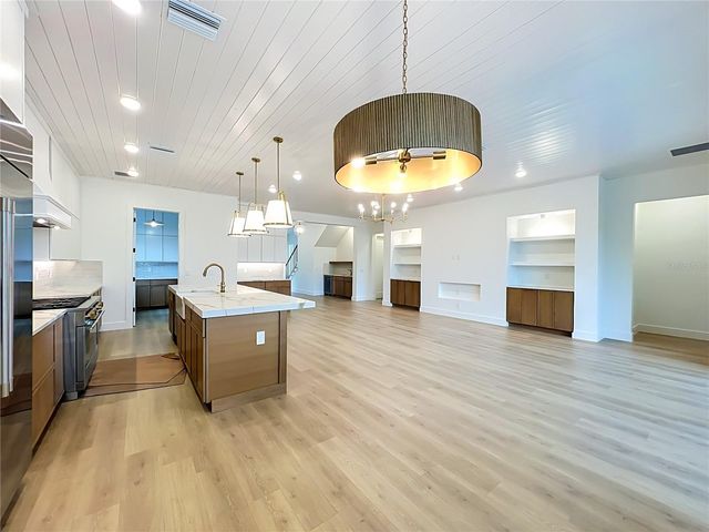 1205 FALCON DRIVE, Orlando, FL 32803