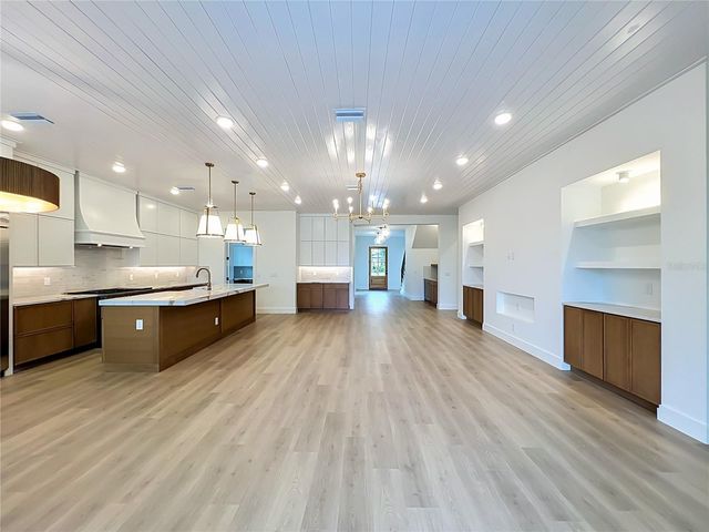 1205 FALCON DRIVE, Orlando, FL 32803