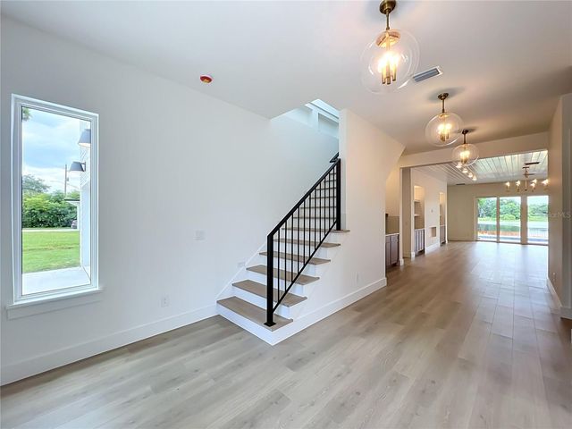 1205 FALCON DRIVE, Orlando, FL 32803