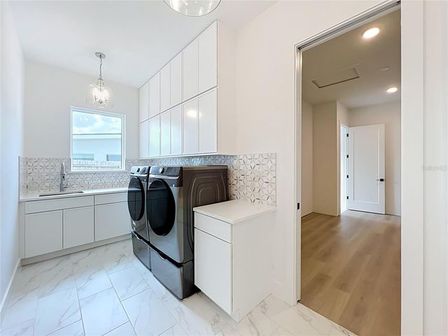 1205 FALCON DRIVE, Orlando, FL 32803