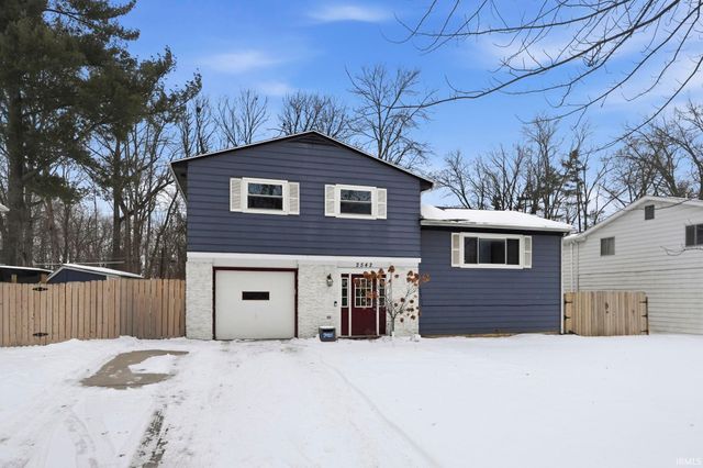 2542 Deerwood Drive, Fort Wayne, IN 46825