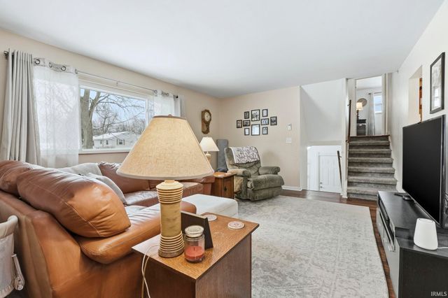 2542 Deerwood Drive, Fort Wayne, IN 46825