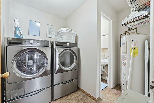 2542 Deerwood Drive, Fort Wayne, IN 46825