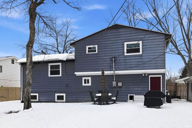 2542 Deerwood Drive, Fort Wayne, IN 46825