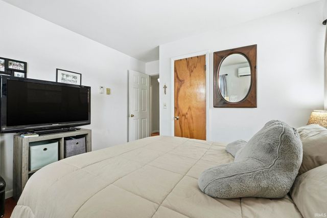 2542 Deerwood Drive, Fort Wayne, IN 46825