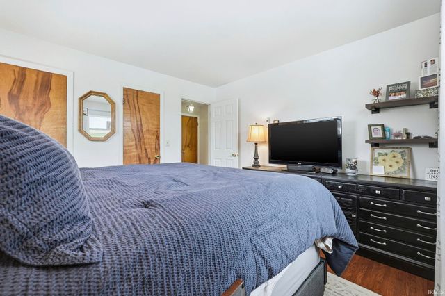 2542 Deerwood Drive, Fort Wayne, IN 46825