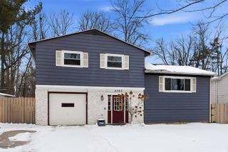 2542 Deerwood Drive, Fort Wayne, IN 46825